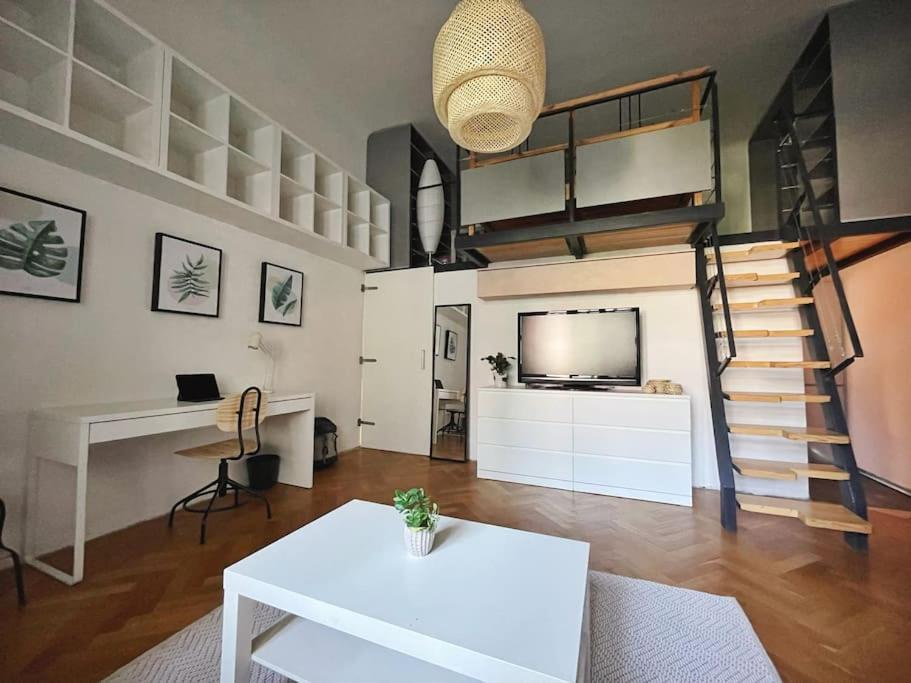 Stefanka Apartment Old Town บราติสลาวา ภายนอก รูปภาพ