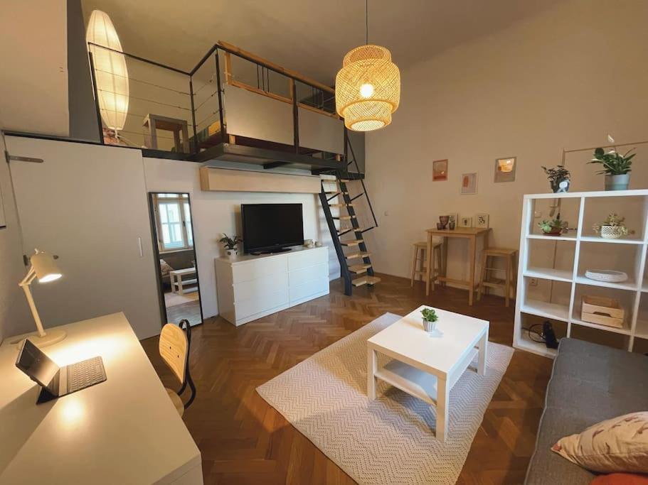 Stefanka Apartment Old Town บราติสลาวา ภายนอก รูปภาพ